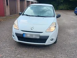 Weiß Gebraucht 2009 Renault Clio II Kleinwagen | 1.600 €