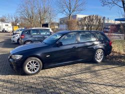 Schwarz Gebraucht 2011 BMW 320 Kombi | 13.100 €