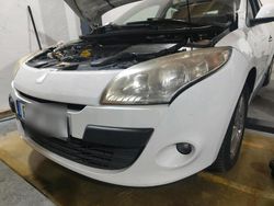 Weiß Gebraucht 2009 Renault Mégane GrandTour Kombi | 3.749 € (Fairer Preis)