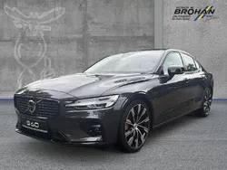 Platinum grey / metallic Gebraucht 2023 Volvo S60 Plus Limousine | 34.980 € (Guter Preis)