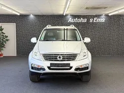 Silber Gebraucht 2016 Ssangyong Rexton Quartz SUV | 15.499 € (Teuer)