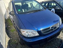 Blau Gebraucht 2004 Opel Zafira Van / Kleinbus | 1.200 € (Fairer Preis)