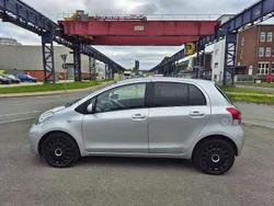 Silber Gebraucht 2012 Daihatsu Charade Kleinwagen | 6.390 €