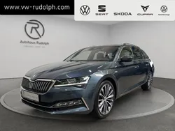 Quarzgrau metallic (metallic) Gebraucht 2019 Skoda Superb Kombi | 30.647 € (Fairer Preis)