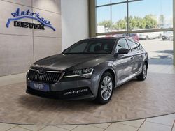 Graphite grau (metallic) Gebraucht 2024 Skoda Superb Kombi | 28.999 €