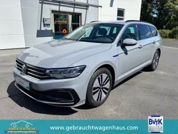 Grau Gebraucht 2023 VW Passat GTE Kombi | 28.750 € (Fairer Preis)