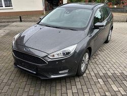 Grau Gebraucht 2015 Ford Focus Titanium Kombi | 8.290 € (Fairer Preis)