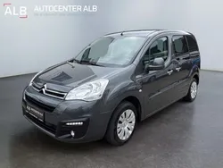 Grau Gebraucht 2017 Citroën Berlingo SELECTION Van / Kleinbus | 8.990 € (Fairer Preis)