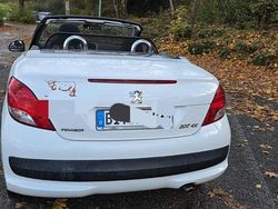 Weiß Gebraucht 2011 Peugeot 207 CC Filou Cabrio | 3.555 € (Fairer Preis)