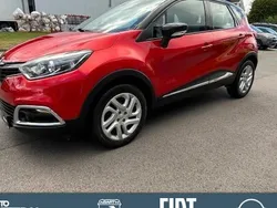 Rot Gebraucht 2017 Renault Captur Intens SUV | 10.890 € (Fairer Preis)