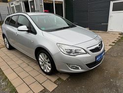 Silber Gebraucht 2011 Opel Astra Design Edition Kombi | 6.990 € (Etwas zu teuer)