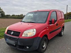 Rot Gebraucht 2009 Fiat Doblò Van / Kleinbus | 4.750 € (Fairer Preis)
