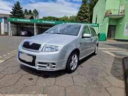 Silber Gebraucht 2002 Skoda Fabia vRS Kleinwagen | 2.100 €