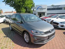 Schwarz Gebraucht 2018 VW Golf Sportsvan Van / Kleinbus | 18.990 € (Fairer Preis)