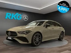 Grau Gebraucht 2025 Mercedes CLA200 Shooting Brake AMG Kombi | 46.280 €