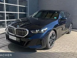 Carbonschwarz metallic Gebraucht 2024 BMW 540 Basis Kombi | 64.499 €