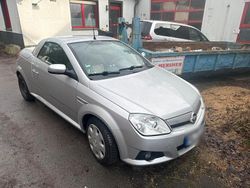 Silber Gebraucht 2004 Opel Tigra Cabrio | 2.900 €