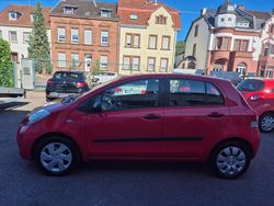 Rot Gebraucht 2011 Toyota Yaris Cool Kleinwagen | 5.000 € (Etwas zu teuer)