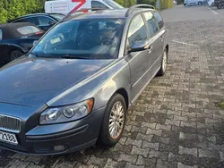 Grau Gebraucht 2004 Volvo V50 Momentum Kombi | 3.350 € (Fairer Preis)