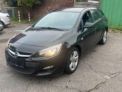 Schwarz Gebraucht 2013 Opel Astra Kombi | 6.299 € (Etwas zu teuer)