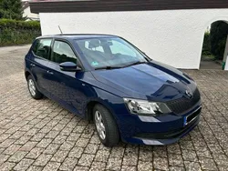 Blau Gebraucht 2016 Skoda Fabia Kleinwagen | 7.800 € (Fairer Preis)