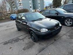 Schwarz Gebraucht 1999 Opel Corsa Kleinwagen | 1.300 € (Fairer Preis)