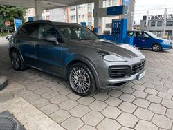 Grau Gebraucht 2019 Porsche Cayenne S SUV | 70.000 € (Fairer Preis)