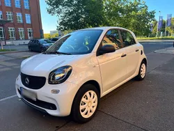 Weiß Gebraucht 2016 Smart ForFour Kleinwagen | 9.700 € (Fairer Preis)