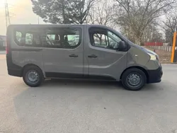 Grau Gebraucht 2016 Renault Traffic Van / Kleinbus | 7.950 €