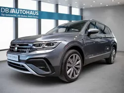 Grau Gebraucht 2024 VW Tiguan Allspace Elegance SUV | 41.930 € (Superpreis)