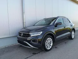 Grenadilschwarz metallic Neu 2025 VW T-Roc Life SUV | 32.390 € (Superpreis)