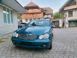 Blau Gebraucht 2001 Mercedes C200 Edition Limousine | 2.800 €