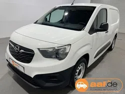 Weiss Gebraucht 2020 Opel Combo Selection Van / Kleinbus | 13.950 € (Guter Preis)
