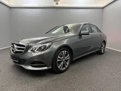Weiß Gebraucht 2016 Mercedes E220 AMG line Limousine | 23.499 €