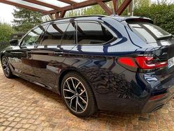 Blau Gebraucht 2023 BMW 530e Shadowline Kombi | 45.600 € (Etwas zu teuer)