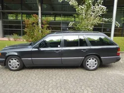 Schwarz Gebraucht 1991 Mercedes E300 Kombi | 7.290 €