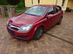 Weinrot Gebraucht 2005 Opel Astra Limousine | 900 € (Superpreis)
