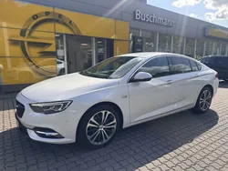 Weiß Gebraucht 2018 Opel Insignia Dynamic Limousine | 16.990 € (Fairer Preis)