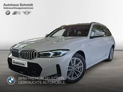 Alpinweiß uni Gebraucht 2024 BMW 330 Comfort Edition Kombi | 52.250 € (Fairer Preis)