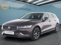 Grau Gebraucht 2023 Volvo V60 Kombi | 35.749 € (Guter Preis)