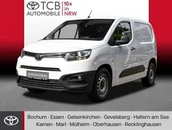 Weiß Gebraucht 2020 Toyota Proace City Van | 9.989 € (Etwas zu teuer)