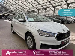 Weiß Gebraucht 2022 Skoda Fabia Active Limousine | 13.660 € (Guter Preis)