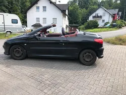 Schwarz Gebraucht 2003 Peugeot 206 CC Cabrio | 750 € (Fairer Preis)