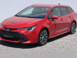 Karminarot metallic Gebraucht 2022 Toyota Corolla Team Kombi | 23.770 € (Guter Preis)