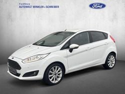 Weiß Gebraucht 2015 Ford Fiesta Titanium Limousine | 8.390 €