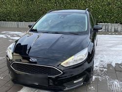 Schwarz Gebraucht 2016 Ford Focus Trend Kombi | 5.900 € (Fairer Preis)