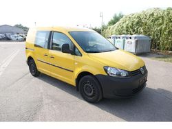 Ginstergelb r1032 Gebraucht 2012 VW Caddy Van / Kleinbus | 6.902 € (Etwas zu teuer)