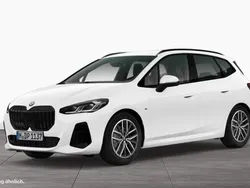 Weiß Gebraucht 2024 BMW 220 Active Tourer Luxury Line Van / Kleinbus | 39.990 € (Teuer)
