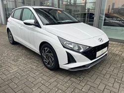 Weiß Neu 2025 Hyundai i20 Trend Limousine | 21.680 € (Fairer Preis)