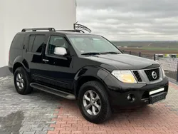Schwarz Gebraucht 2012 Nissan Pathfinder SE SUV | 19.900 € (Teuer)